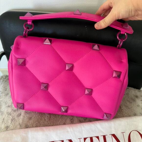 VALENTINO GARAVINI HOT PINK ROMAN STUD LARGE SHOULDER BAG - Picture 3 of 8